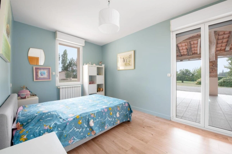 Photos 11 - Prestigious - Character property