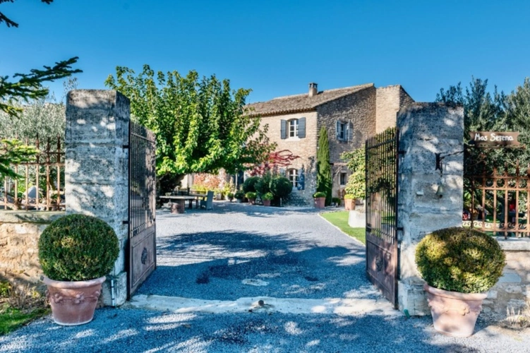 Photos 1 - Prestigious - Dpt Vaucluse (84), for sale in the countryside of MENERBES, close to Gordes and Isle sur la Sorgue,