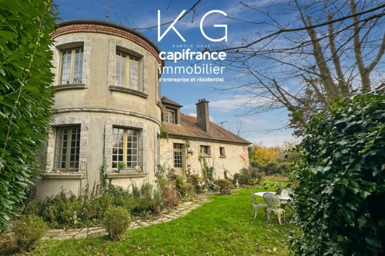 Photos 2 - Prestigious - Family home of 230m2 to renovate, on a plot of 3,700 m², with large outbuildings, located in Gonnevi