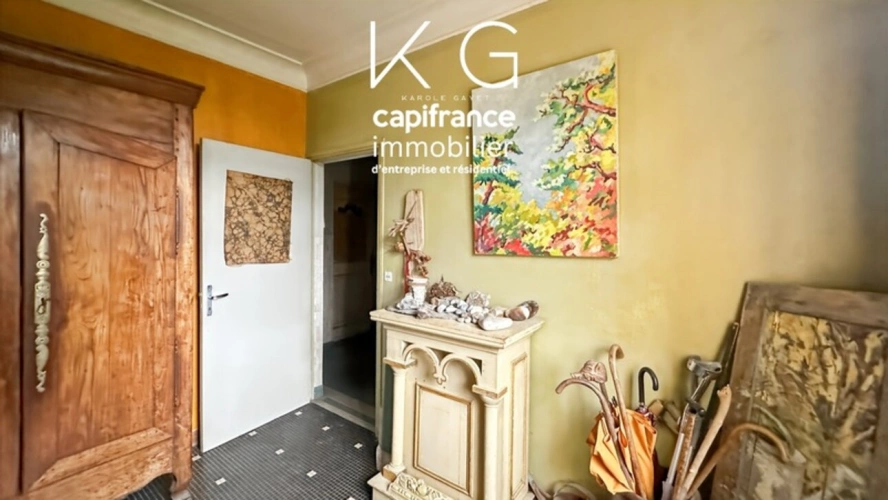 Photos 9 - Prestigious - Family home of 230m2 to renovate, on a plot of 3,700 m², with large outbuildings, located in Gonnevi