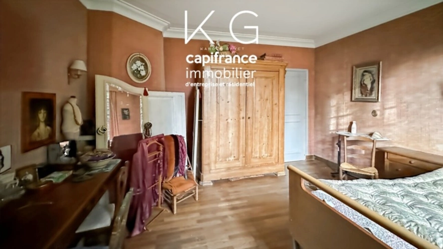 Photos 10 - Prestigious - Family home of 230m2 to renovate, on a plot of 3,700 m², with large outbuildings, located in Gonnevi