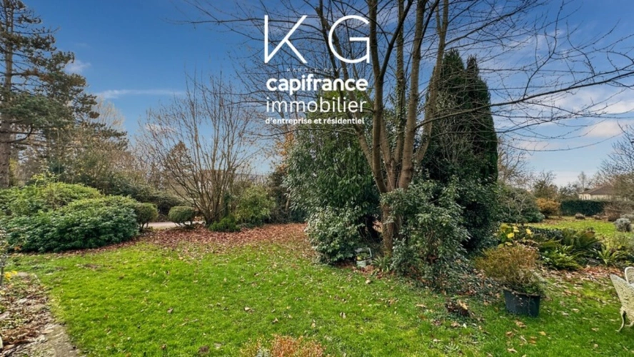 Photos 12 - Prestigious - Family home of 230m2 to renovate, on a plot of 3,700 m², with large outbuildings, located in Gonnevi