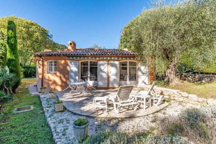 Photos 14 - Prestigious - House