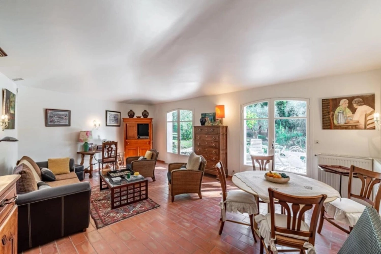 Photos 15 - Prestigious - House