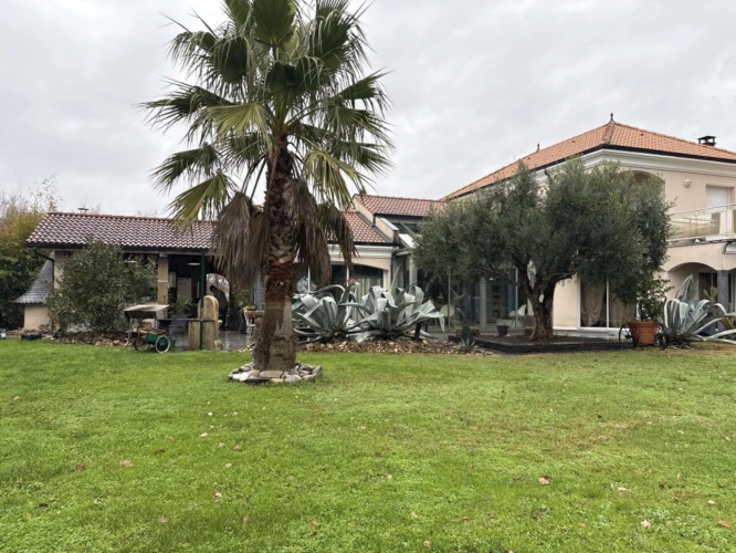 Photos 5 - Prestigious - House