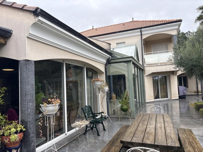 Photos 7 - Prestigious - House