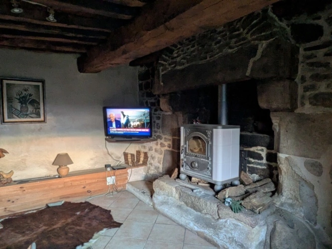 Photos 4 - Prestigious - RARE SUR LE MARCHÉ GRANDE LONGÈRE EN PIERRE AVEC DE NOMBREUSES DÉPENDANCES PARCELLES ATTENANTES DE 14 HECTARES