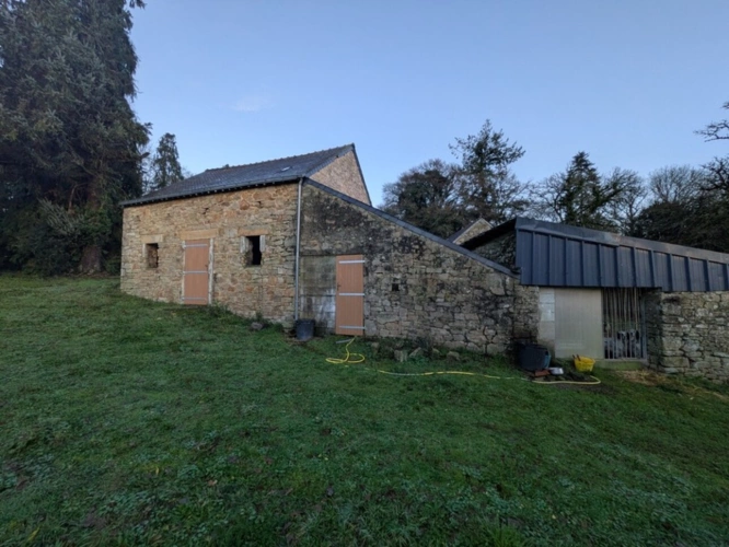 Photos 7 - Prestigious - RARE SUR LE MARCHÉ GRANDE LONGÈRE EN PIERRE AVEC DE NOMBREUSES DÉPENDANCES PARCELLES ATTENANTES DE 14 HECTARES