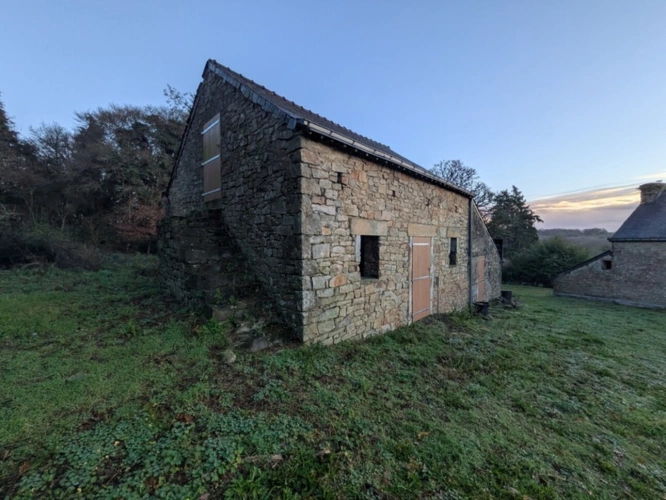 Photos 8 - Prestigious - RARE SUR LE MARCHÉ GRANDE LONGÈRE EN PIERRE AVEC DE NOMBREUSES DÉPENDANCES PARCELLES ATTENANTES DE 14 HECTARES