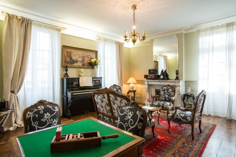 Photos 11 - Prestigious - Gers (32) department, Aire-sur-l'Adour, 19th-century bourgeois property, requiring no work, with ind