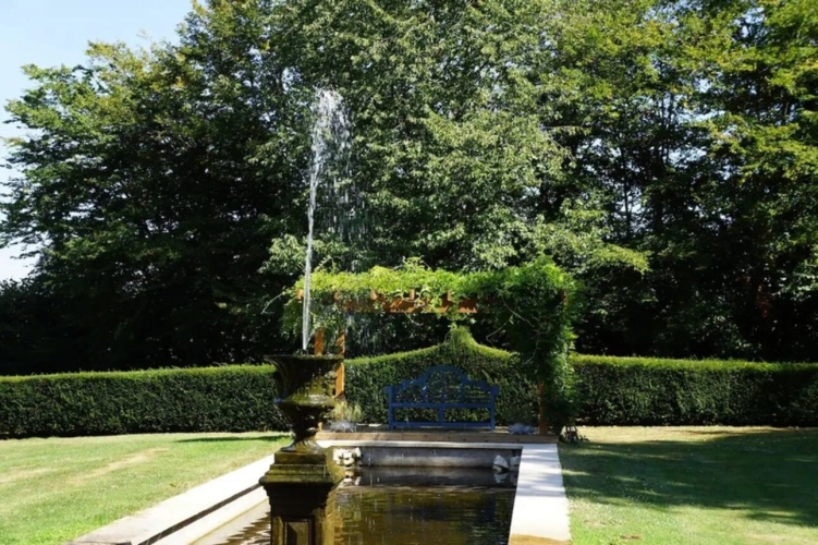 Photos 17 - Équestre - Magnifique château entièrement rénové et propriété équestre à vendre proche de SANCERRE (18)