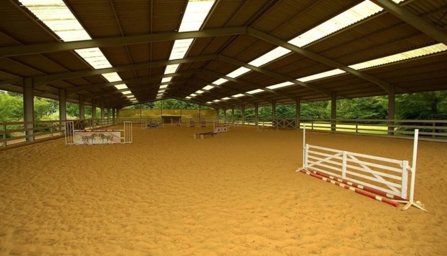 Photos 19 - Équestre - Magnifique château entièrement rénové et propriété équestre à vendre proche de SANCERRE (18)