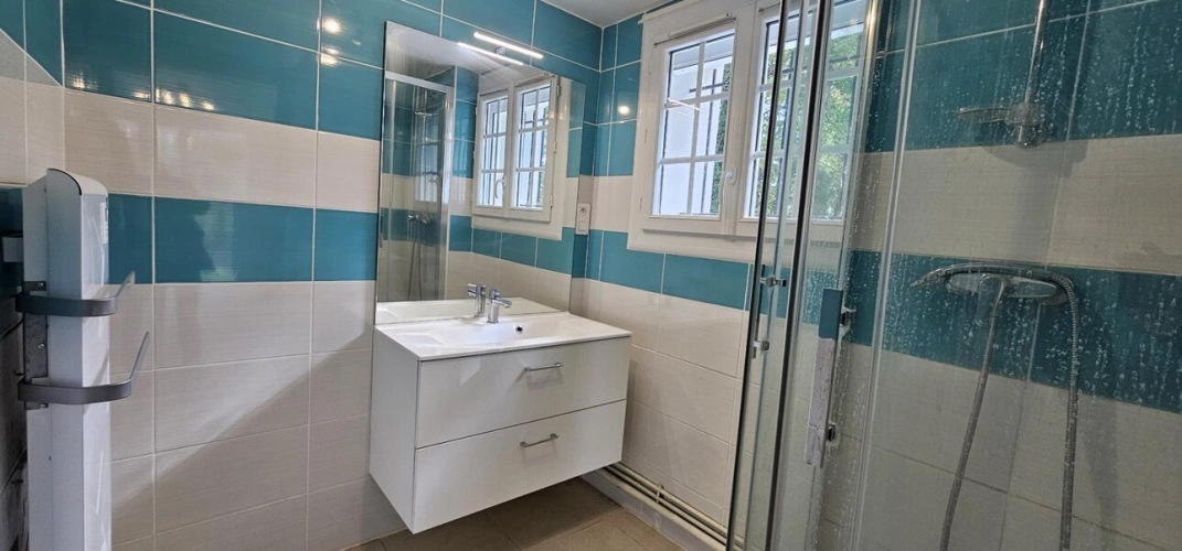 Photos 7 - Tourist - House