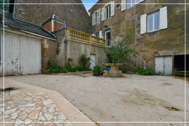 Photos 29 - Touristique - Proprieté comprenant 2 maison et 1 appartement CHATEAUMEILLANT (18)