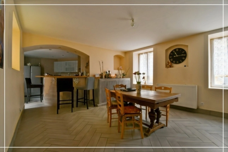 Photos 90 - Touristique - Proprieté comprenant 2 maison et 1 appartement CHATEAUMEILLANT (18)