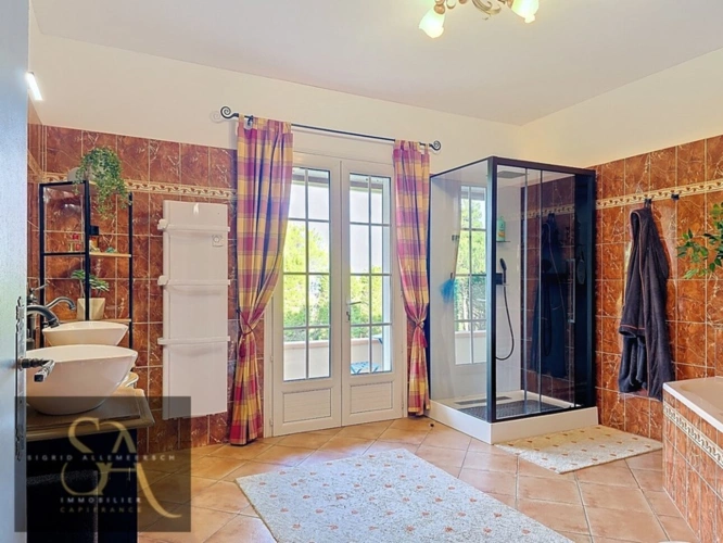 Photos 15 - Prestige - AUDE, En périphérie de Carcassonne, maison 377m² sur parc clos possibilité gîte