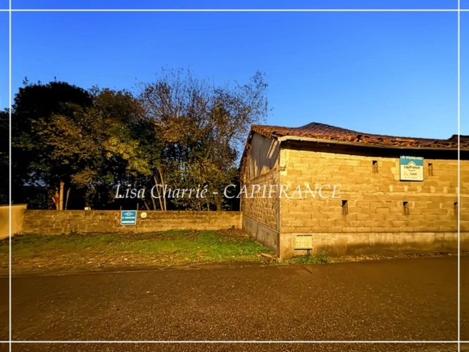 Photos 1 - Touristique - Grange avec terrain attenant à NOGARO (32)