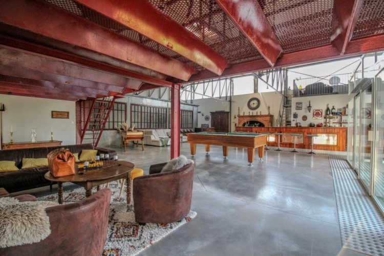 Photos 4 - Tourist - House