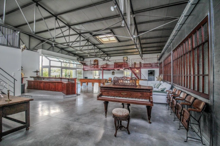 Photos 5 - Tourist - House