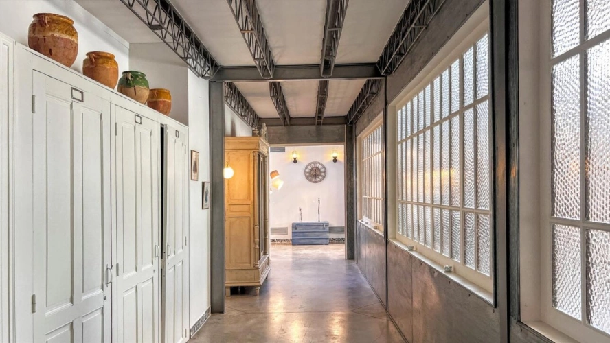 Photos 9 - Tourist - House