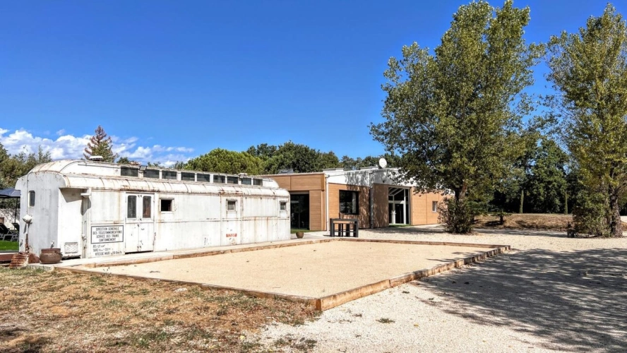 Photos 19 - Tourist - House