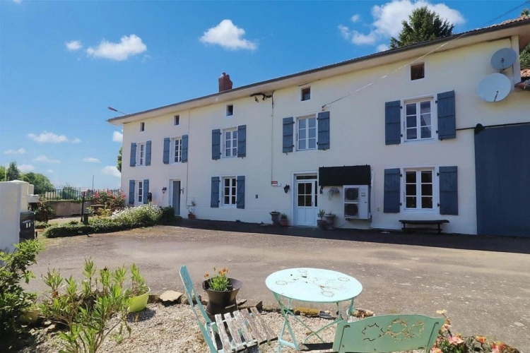 Photos 1 - Touristique - Maison et dépendances