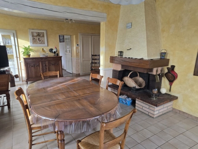 Photos 11 - Touristique - Propriété à vendre 12 pièces BEAUVOIR SUR MER (85)