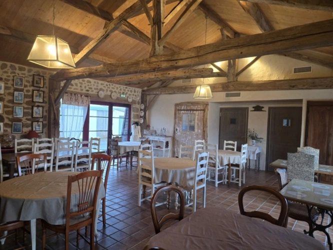 Photos 12 - Touristique - Propriété à vendre 12 pièces BEAUVOIR SUR MER (85)