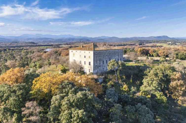 Photos 1 - Prestigious - Character property