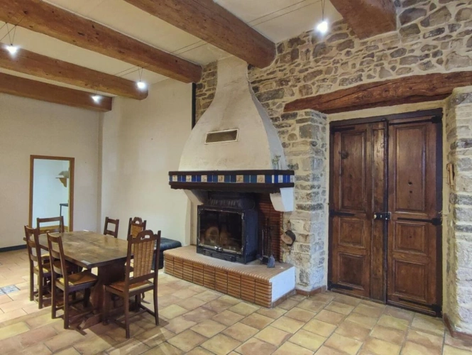 Photos 3 - Prestigious - Character property