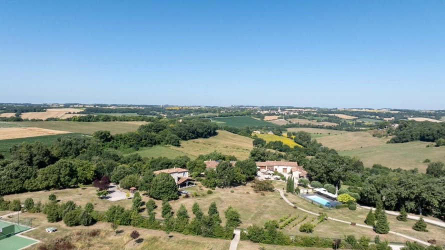 Photos 3 - Prestigious - Estate