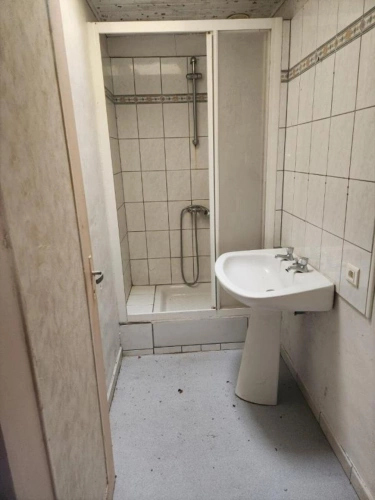 Photos 8 - Tourist - House to renovate