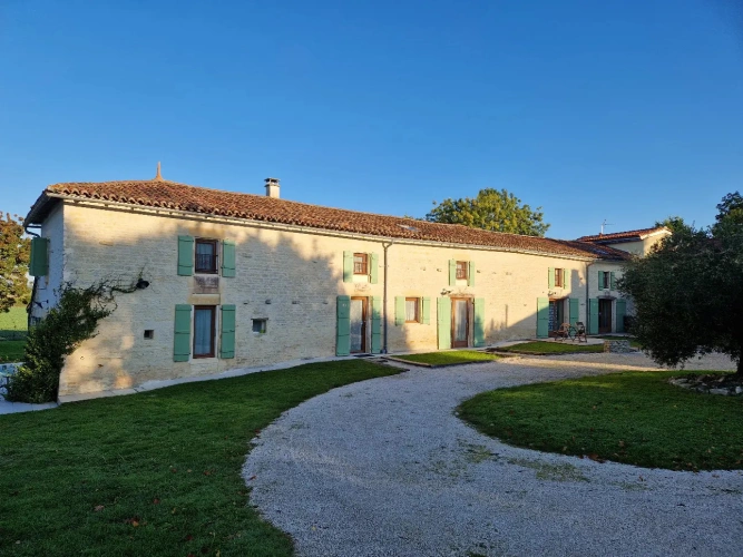 Photos 2 - Touristique - Ensemble immobilier de 6 gites avec salle de réception et maison d’habitation