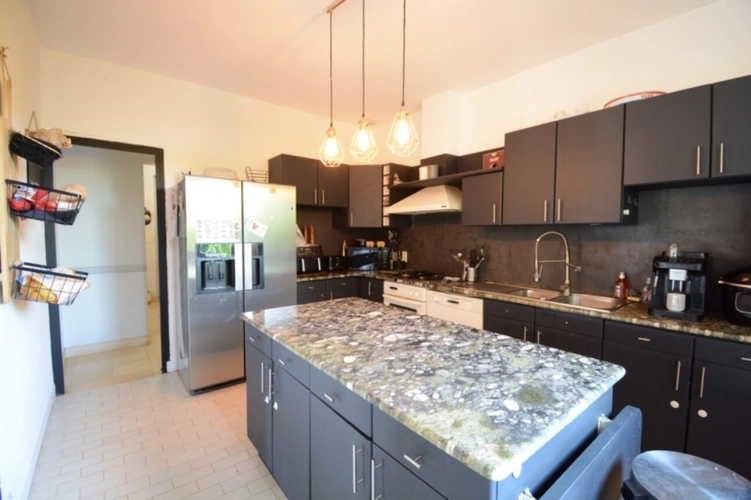 Photos 4 - Rurale - Propriété GRANGE + MAISON + GARAGES + PISCINE  proche de LA ROCHEFOUCAULD EN ANGOUMOIS (16)