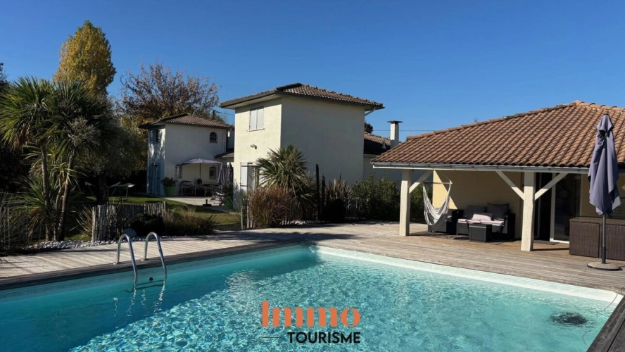 Photos 1 - Touristique - Superbe propriété aux portes de BORDEAUX avec 2 gîtes, aména