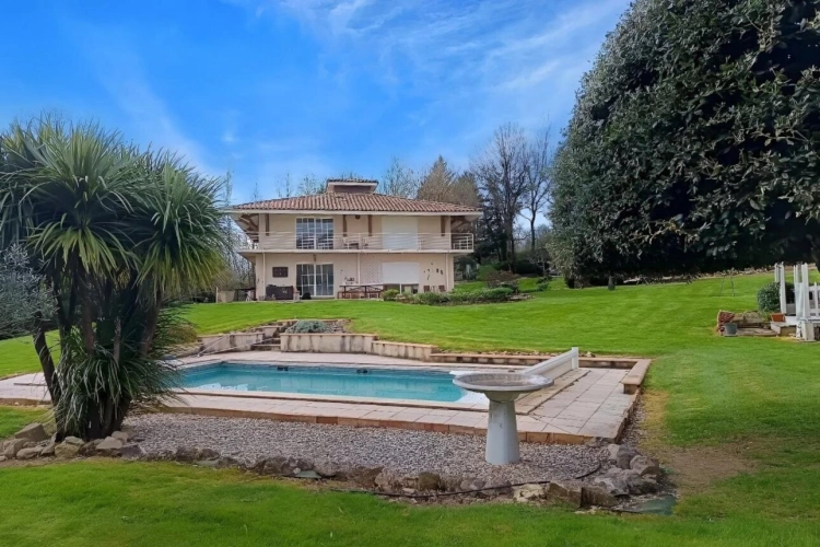 Photos 1 - Rurale - Maison et dépendances