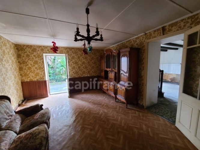 Photos 6 - Touristique - Maison à rénover avec dépendances NACHAMPS (17)