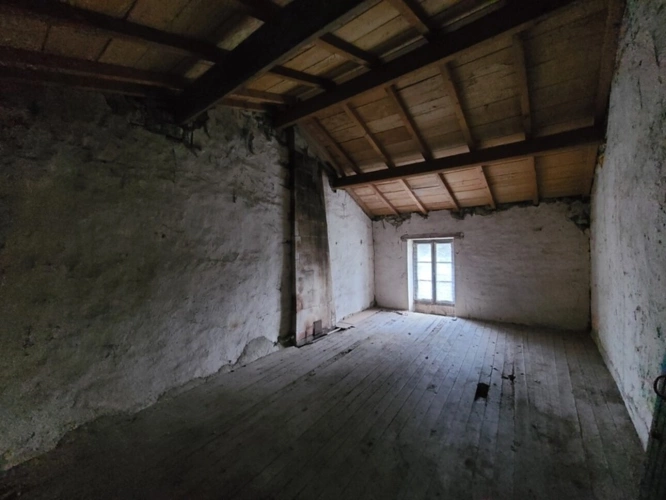 Photos 12 - Touristique - Maison à rénover avec dépendances NACHAMPS (17)