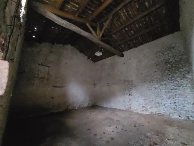 Photos 17 - Touristique - Maison à rénover avec dépendances NACHAMPS (17)