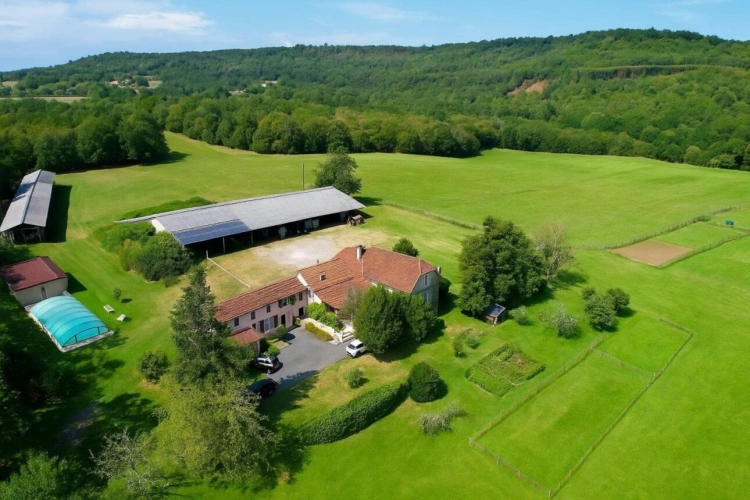 Photos 18 - Equestrian - House