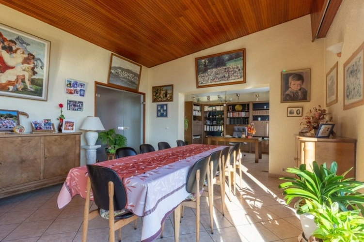 Photos 19 - Équestre - RUPT SUR MOSELLE (88)A vendre propriété T 10 pièces de 195m² sur sous sol + 4 box à chevaux +rucher, terrain 3.6 hectares