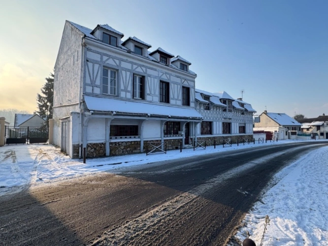 Photos 1 - Touristique - Ancien hôtel-restaurant à réinventer – Projet logements + activité – 25 stationnements - Emerainville