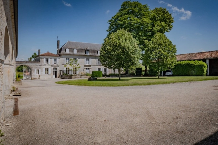 Photos 6 - Prestige - Propriété à vendre 18 pièces proche de COGNAC - Terrain de 3,2 Ha
