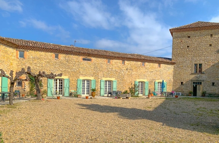 Photos 2 - Prestige - Mas