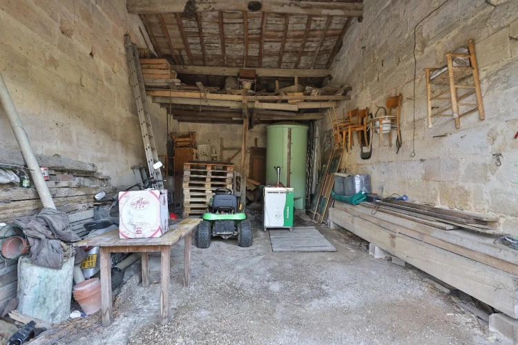 Photos 11 - Touristique - Propriété viticole et ensemble en pierre au calme