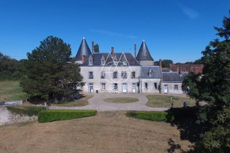 Photos 4 - Prestige - Exceptionnel château XV-XVI et XIXe avec son hameau et ses 108 hectares avec possibilité d’acheter 200ha attenants supplémentaires