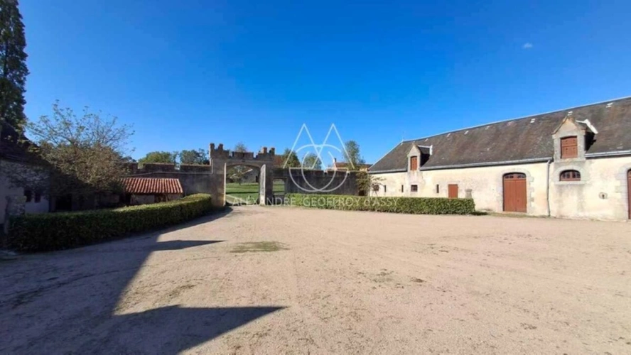 Photos 12 - Prestige - Exceptionnel château XV-XVI et XIXe avec son hameau et ses 108 hectares avec possibilité d’acheter 200ha attenants supplémentaires