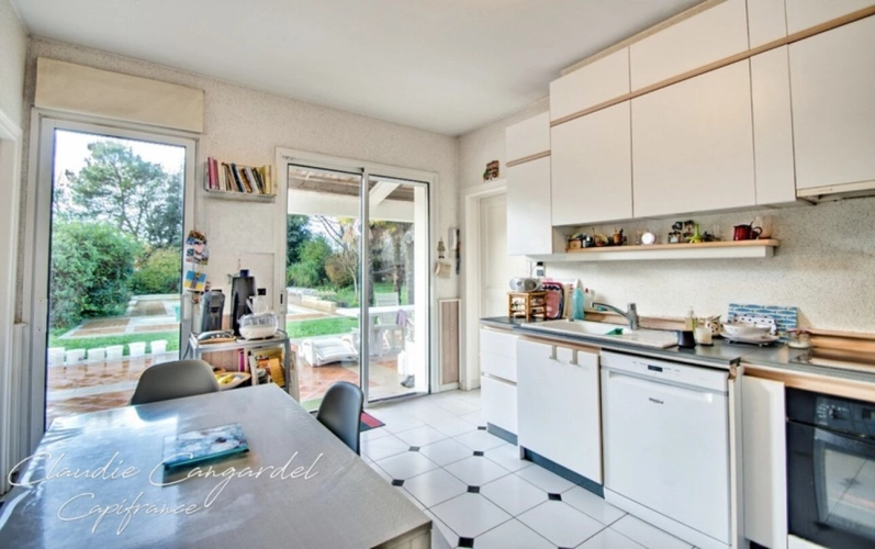 Photos 32 - Prestige - Magnifique propriété de 7 pièces alliant espace, élégance et cadre verdoyant à seulement 10' de LA ROCHELLE