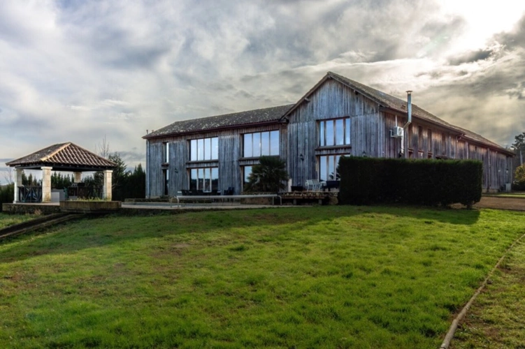 Photos 1 - Touristique - Domaine d’exception avec activité touristique – 10 hectares – Secteur Bergerac / Lunas