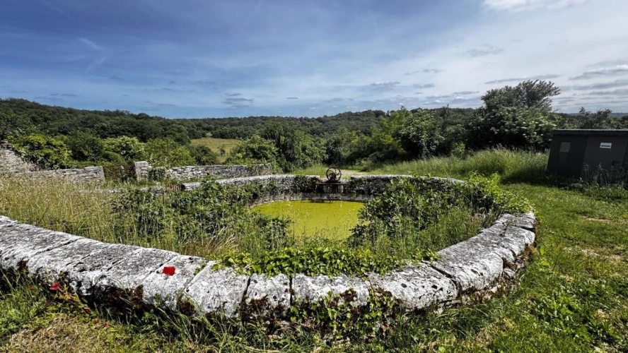 Photos 6 - Rural - House